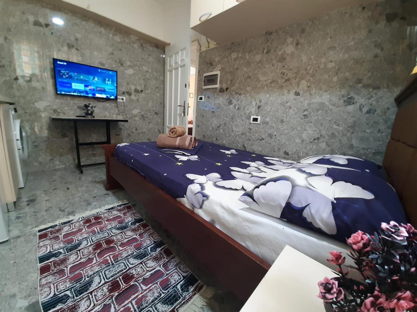Lovely 12345 * Tirana